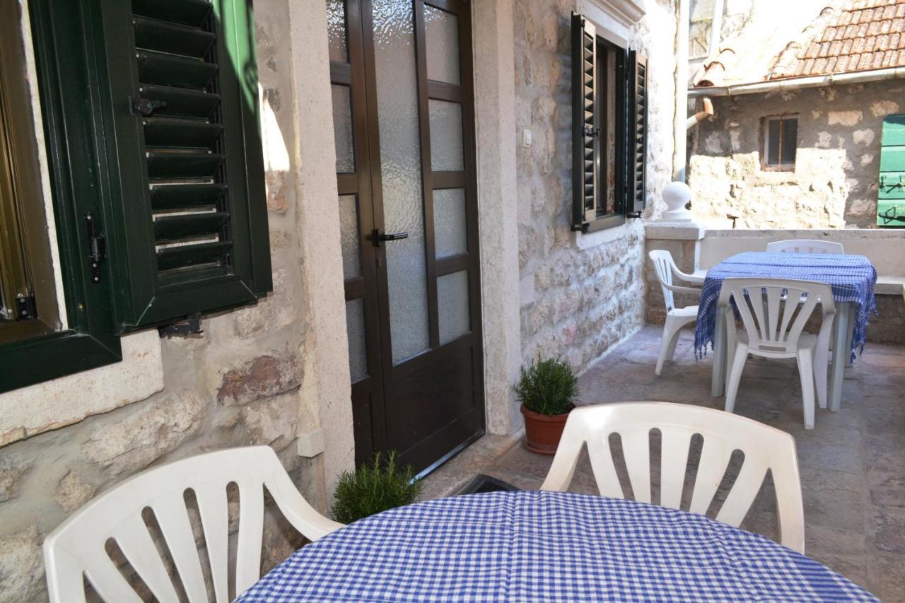 Lanterna Apartments Kotor Zimmer foto